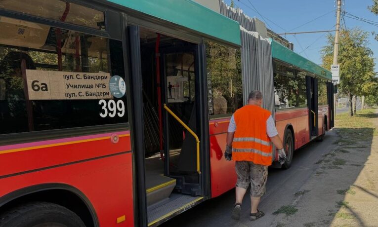 Два тролейбусні маршрути у Чернівцях планують тимчасово зробити автобусними