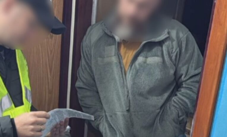Заступника Сокирянського мера на Буковині викрили у переправленні військовозобов’язаних до Молдови