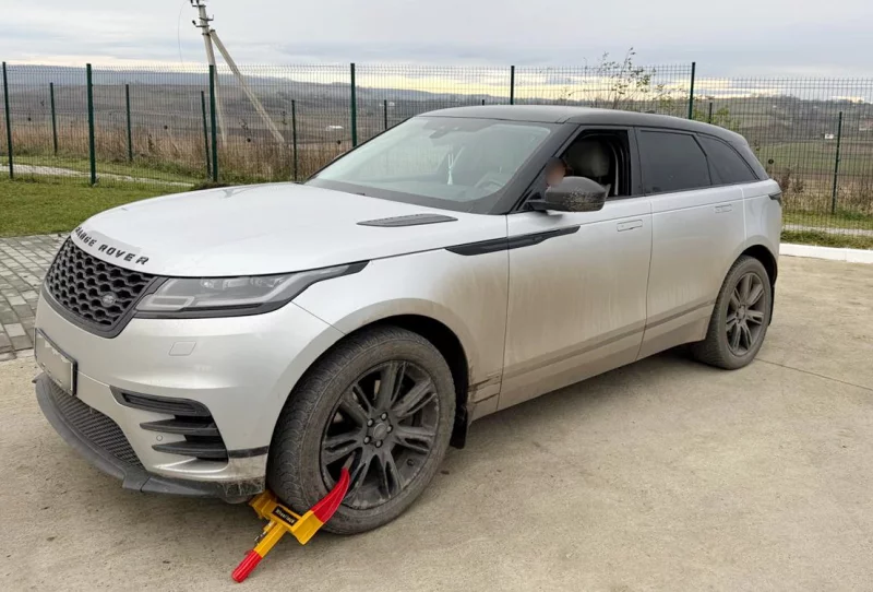 На кордоні з Румунією прикордонники виявили автомобіль, що перебував у міжнародному розшуку