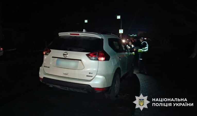 У Боянах на Буковині внаслідок наїзду автомобіля травмувалася 15-річна дівчина