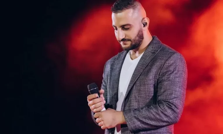 Чернівецький співак Едмон Казарян подав заявку на участь у Нацвідборі Євробачення-2026