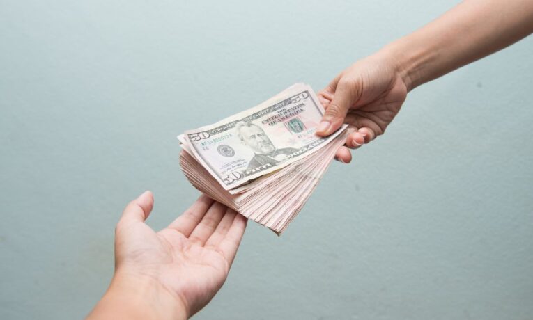 У Чернівцях підприємиця сплатила понад 4,6 млн грн податкового боргу до держбюджету