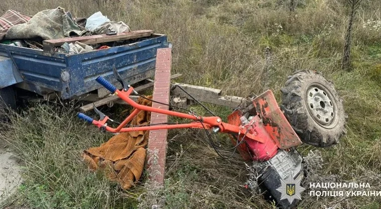 На Буковині перекинувся мотоблок — травмувався 61-річний чоловік