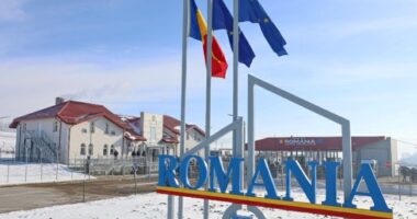 Фото та сканування відбитків: на деяких суміжних з Буковиною пунктах пропуску запрацювала нова система в’їзду і виїзду