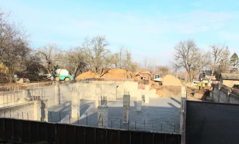 У Луковицькому опорному закладі освіти будують сучасне протирадіаційне укриття