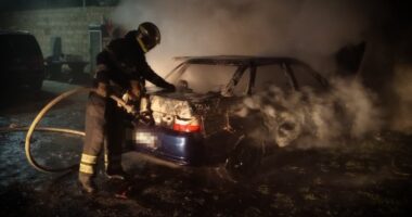 У Чернівцях рятувальники ліквідували пожежу в автомобілі