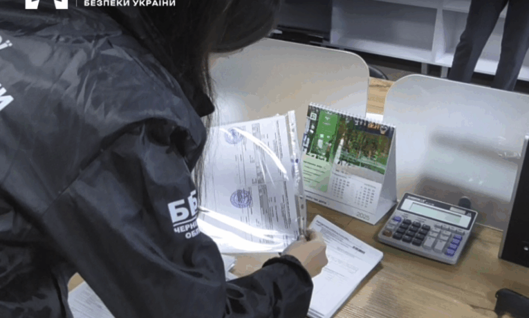 На Буковині відому мережу продуктових магазинів викрили у несплаті податків