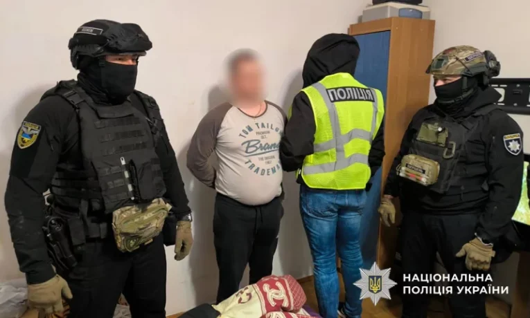 На Буковині викрили наркоугруповання, яке збувало метадон через п’ять медзакладів