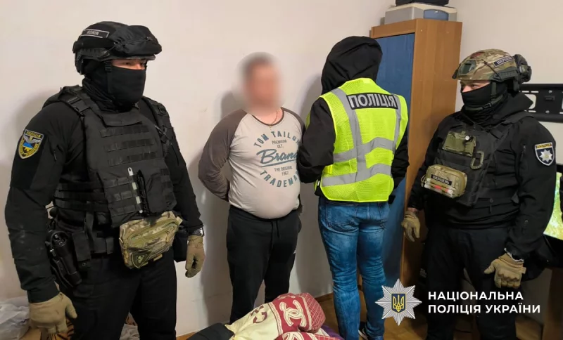 На Буковині викрили наркоугруповання, яке збувало метадон через п’ять медзакладів