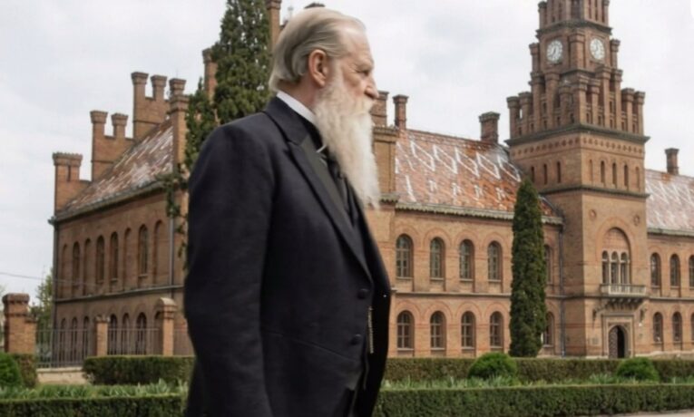 Главка у ЧНУ та Кобилянська біля театру: штучний інтелект “оживив” відомих буковинців у локаціях Чернівців