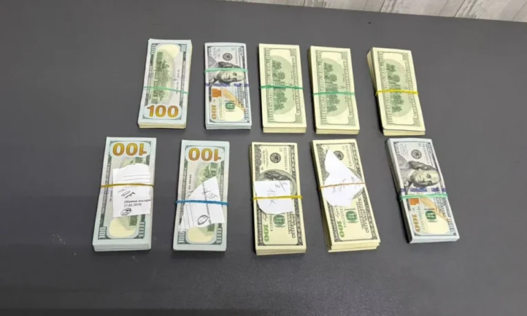 Чернівецькі митники зупинили спробу незаконного вивезення готівки на понад 4 млн грн