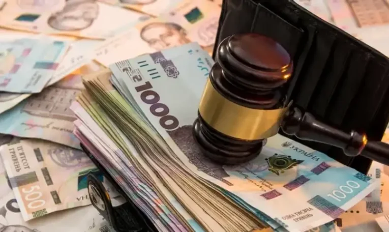 На Буковині колишнього оператора АЗС підозрюють у привласненні понад 1,4 мільйона гривень