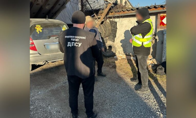 На Буковині до трьох років ув’язнення засудили жителя Хмельниччини, який незаконно переправляв чоловіків до Молдови