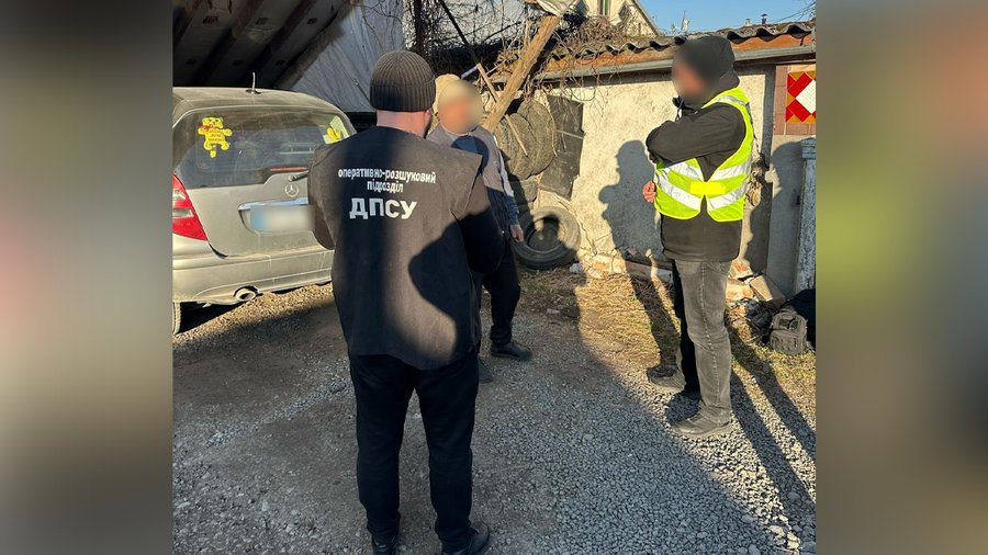 На Буковині до трьох років ув’язнення засудили жителя Хмельниччини, який незаконно переправляв чоловіків до Молдови