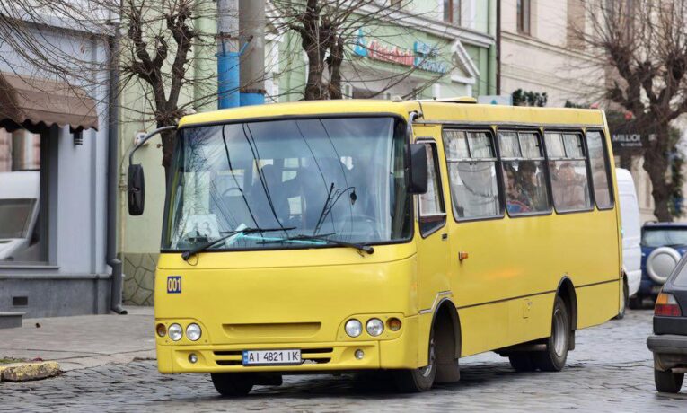 У Чернівцях перевізник відмовився обслуговувати автобусний маршрут №13