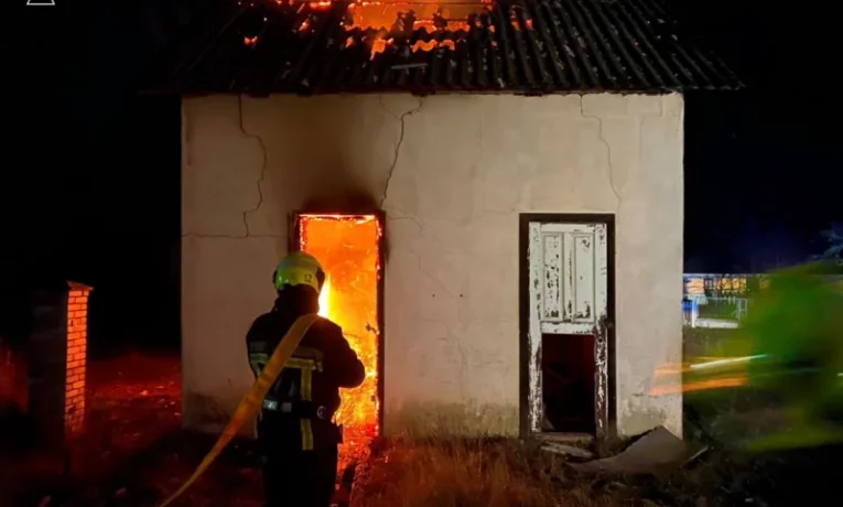 На Буковині за добу сталося чотири пожежі: одну з них — у житловому будинку вночі