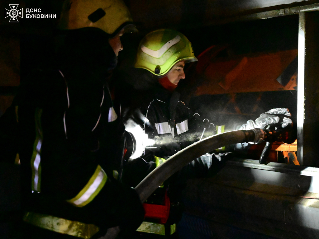 У Глибоцькій громаді на Буковині горіло підприємство