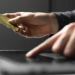 Буковинка втратила понад 22 тисячі гривень після дзвінка «працівника банку»