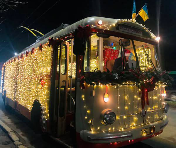 У Чернівцях курсуватиме різдвяний тролейбус