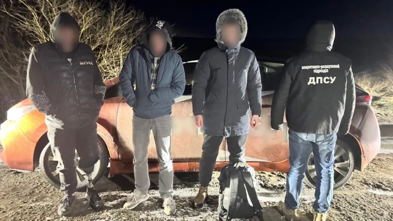 На Буковині затримали чоловіків, які намагалися незаконно перетнути державний кордон
