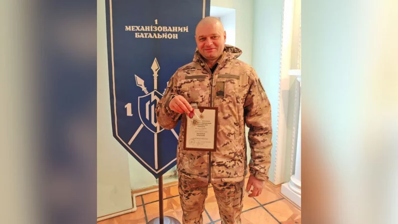 Військовий з Буковини отримав почесну відзнаку від Сирського