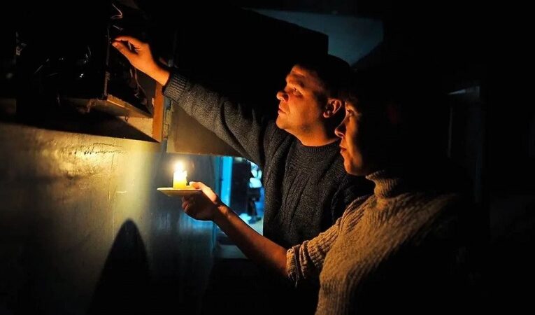 У Чернівцях вночі стався повний блекаут: без світла було все місто