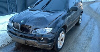 На Буковині водій BMW збив жінку на пішохідному переході: постраждала загинула