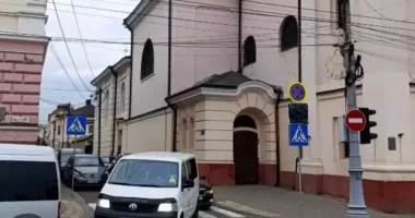 У Чернівцях змінили напрямок руху однієї з вулиць біля площі Філармонії