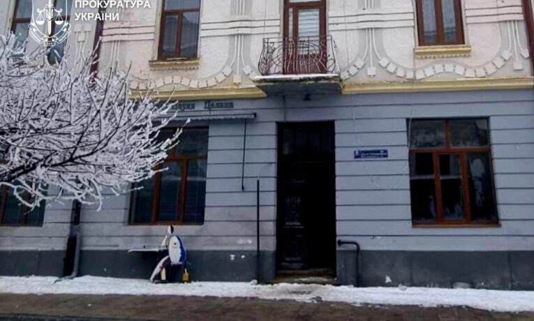 У Чернівцях орендар звільнив приміщення в історичній будівлі на вулиці Ольги Кобилянської