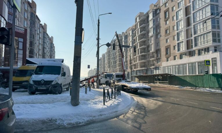 На перехресті у Чернівцях тимчасово не працюють світлофори
