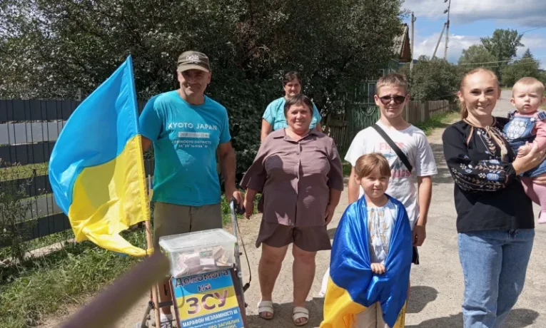 Президент України нагородив буковинського волонтера Валерія Манарху