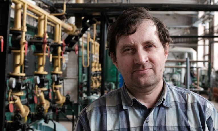 Президент нагородив медалями трьох комунальників з Чернівців