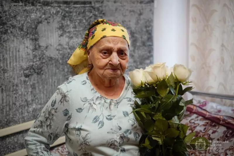 У Чернівцях із 102-річчям привітали Марію Шолдю