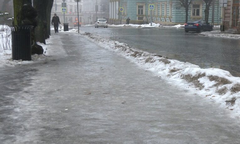 У Чернівцях не вистачає солі для посипання доріг через морози та сніг