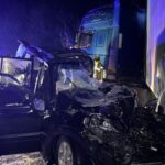 На Буковині внаслідок зіткнення позашляховика з вантажівкою травмувалися водій та пасажирка