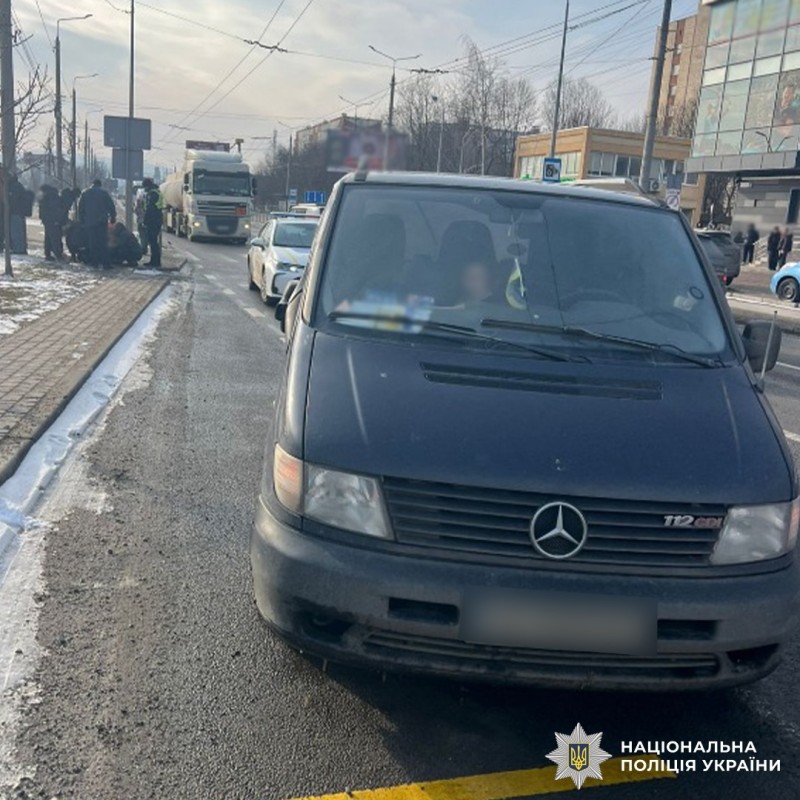 У Чернівцях на пішохідному переході травмувався неповнолітній