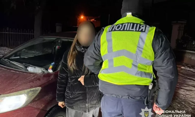 У Сторожинці викрили жінку, яка збувала особливо небезпечні психотропи