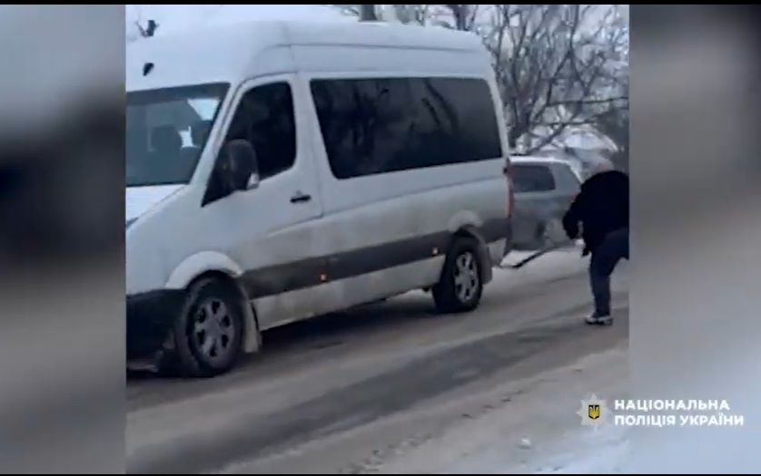 На Буковині під час затримання дезертира поліція КОРД здійснила постріли в повітря, постраждалих немає (відео)