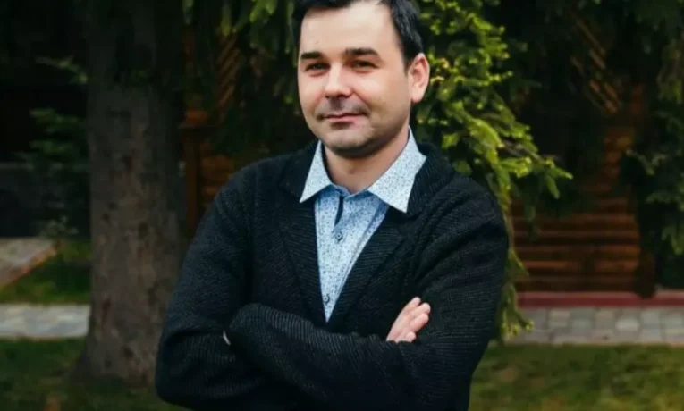 Підприємець з Чернівців за грантові кошти розширив діяльність з виробництва меблів