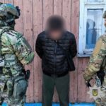 Заманив до авто та переховував: у Чернівцях затримали чоловіка, який викрав 13-річну школярку