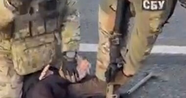 Служба безпеки «по гарячих слідах» затримала російських агентів, які підірвали авто неподалік від однієї з будівель СБУ