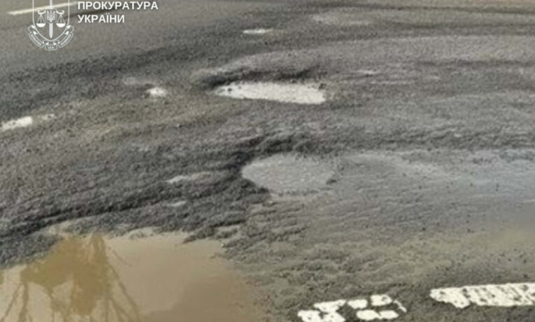 У Чернівцях підряднику та інженеру технагляду повідомлено про підозру за привласнення коштів під час ремонту вулиці Хотинської