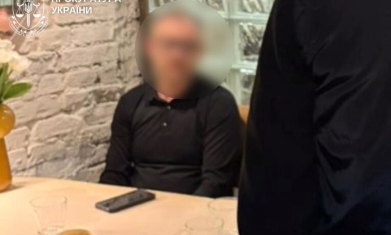 На Буковині викрито посадовця Держпродспоживслужби, який вимагав хабар у власниці ветклініки