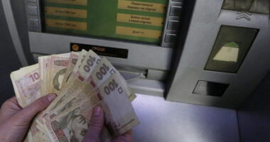 Жителька Вижницького району підозрюється у крадіжці коштів сусідки