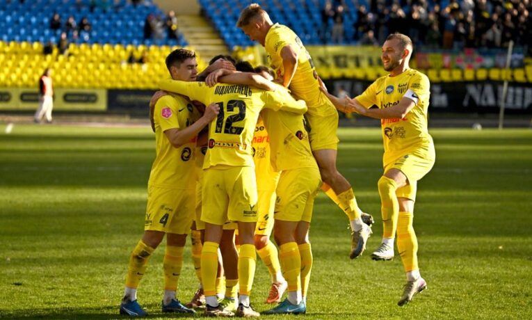 Футбольний клуб “Буковина” переміг черкаський “ЛНЗ” в Кубку України