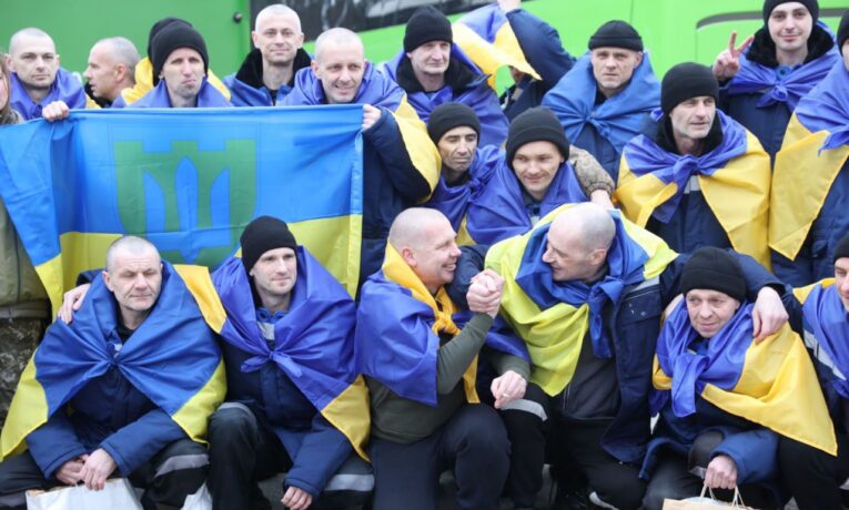 З російського полону повернулись семеро захисників з Буковини