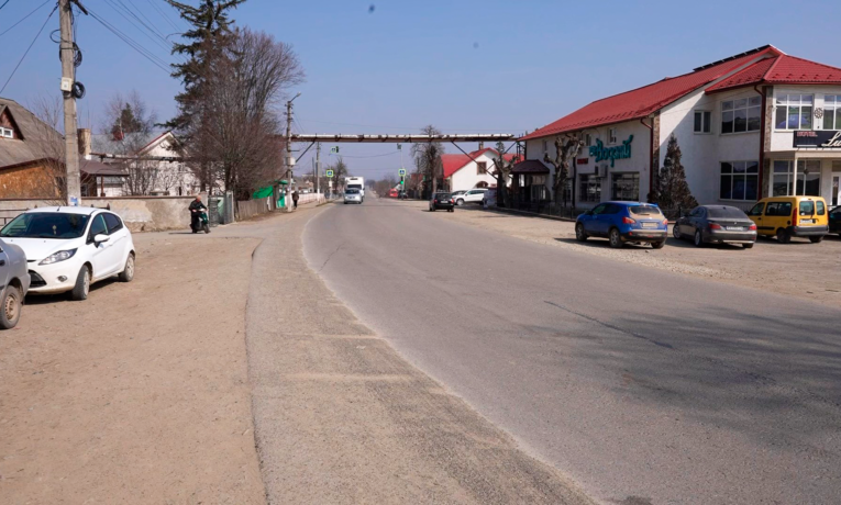 “Понад 300 хат збудували на гроші з-за кордону”: чи можна повернути у громаду на Буковині жителів, які на заробітках