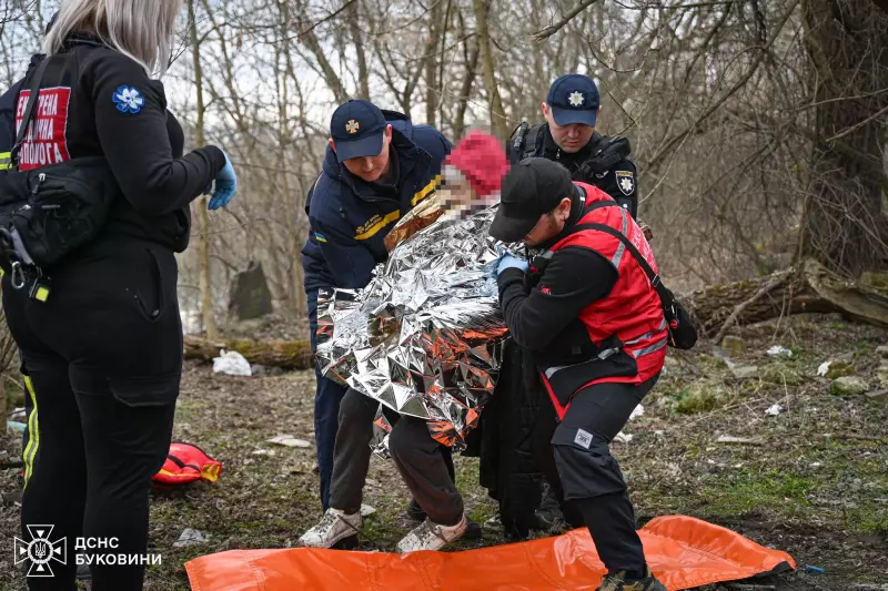 У Чернівцях пенсіонерку врятували після падіння у річку