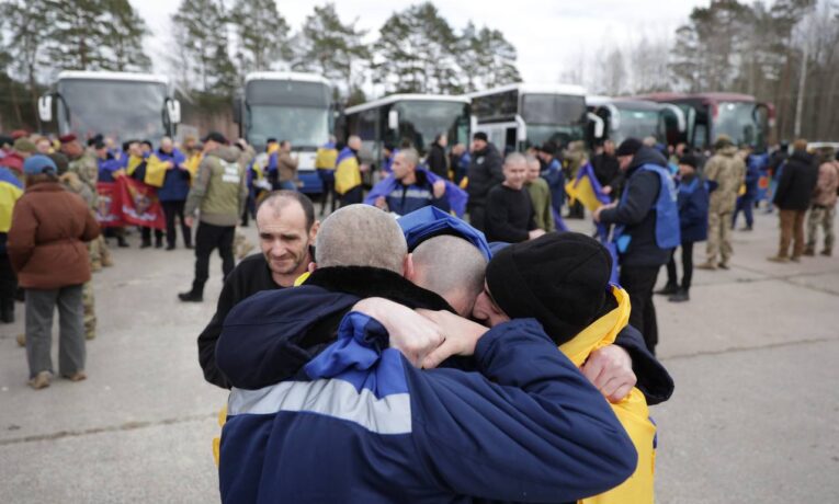 З російського полону повернулися троє воїнів із Буковини