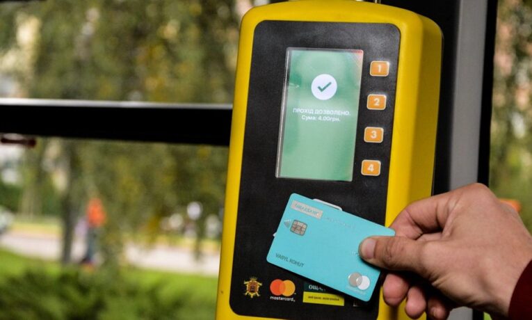 У Чернівцях тимчасово підвищать тариф на проїзд в автобусах
